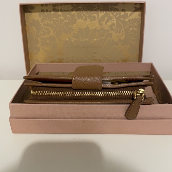 Authentic Prada wallet - Picture 3 of 4